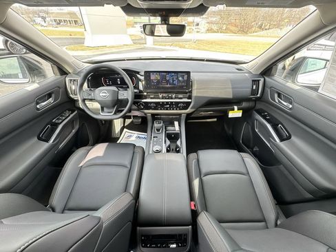 New 2026 Nissan Pathfinder SL image 21