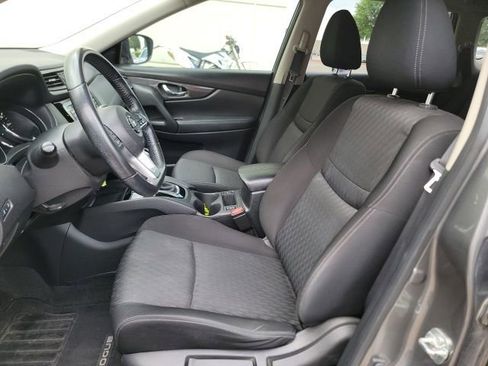 Used 2020 Nissan Rogue S w/ Special Edition Package FWD image 10