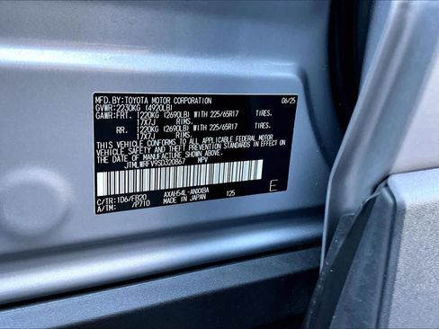 Used 2025 Toyota RAV4 LE AWD/4WD image 34