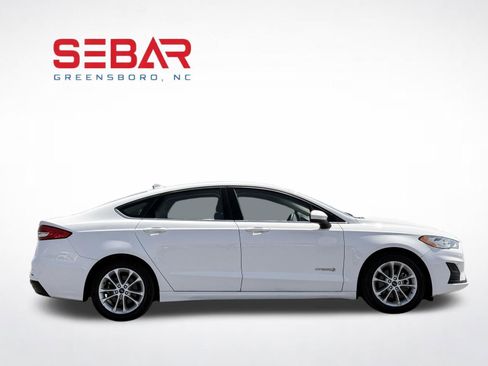 Used 2019 Ford Fusion SE FWD image 5