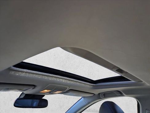 Used 2018 MAZDA CX-9 Touring w/ Touring Premium Package image 16