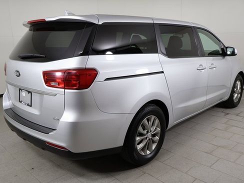 Used 2020 Kia Sedona LX image 5