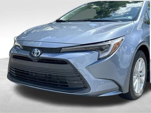 Used 2025 Toyota Corolla LE w/ LE Premium Package AWD/4WD image 9