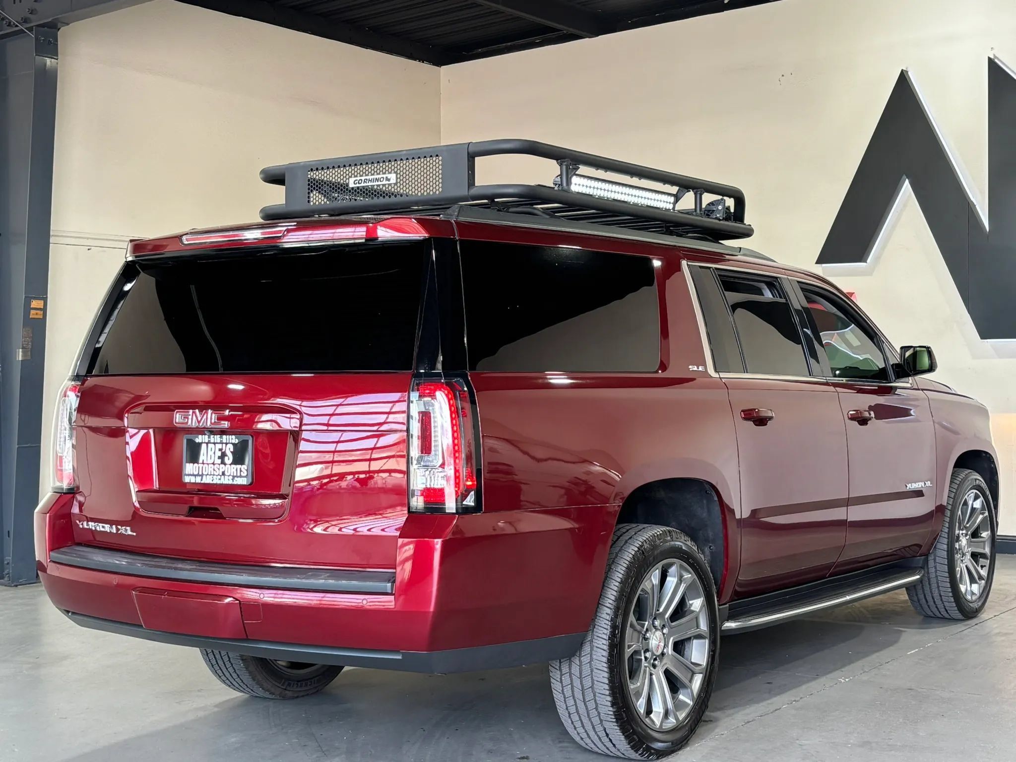 Used 2019 GMC Yukon XL SLE w/ Convenience Package AWD/4WD image 4