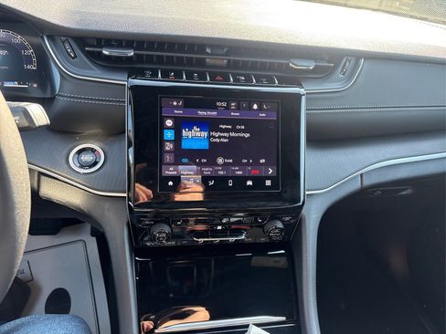 New 2026 Jeep Grand Cherokee L Laredo image 16