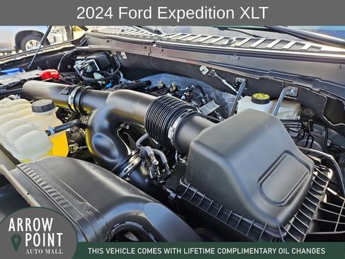 Used 2024 Ford Expedition XLT image 14