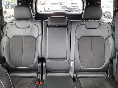 Certified 2024 Jeep Grand Cherokee L Altitude AWD/4WD image 19