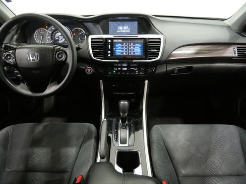 Used 2016 Honda Accord EX image 11
