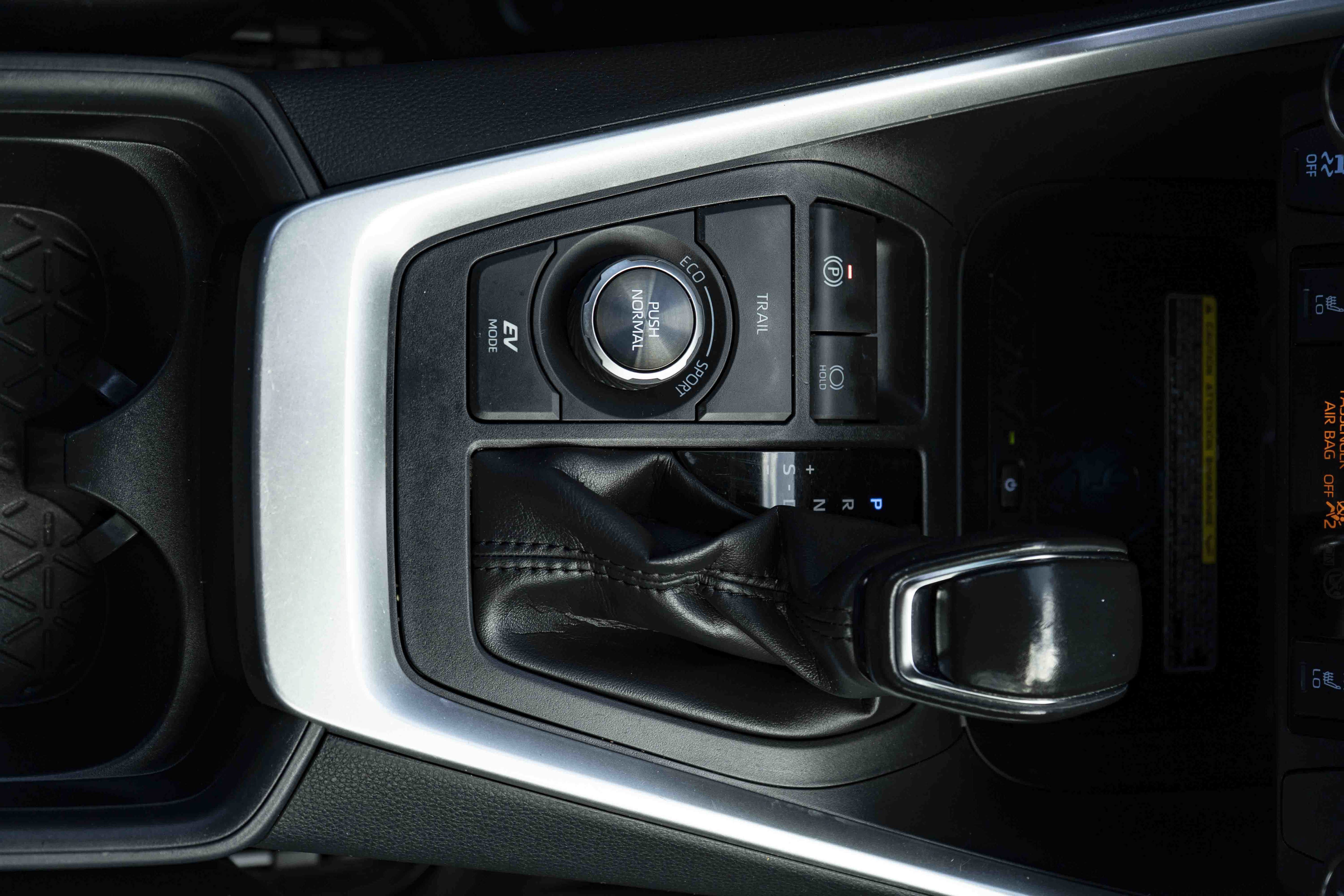 Used 2020 Toyota RAV4 XSE AWD/4WD image 26