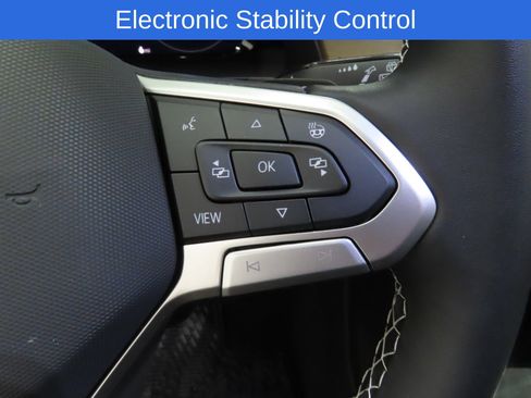 Certified 2026 Volkswagen Atlas SE FWD image 11