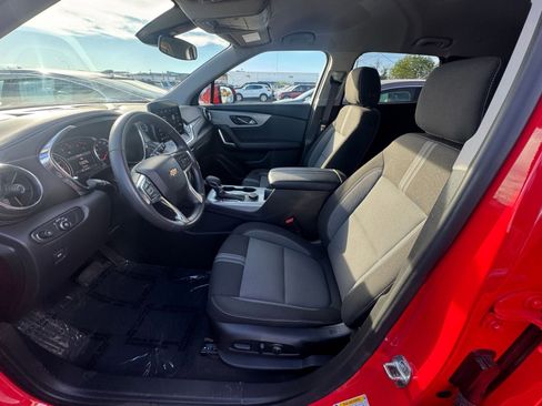 Used 2025 Chevrolet Blazer LT image 27