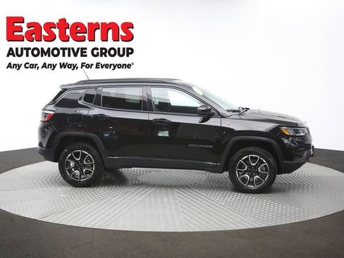 Used 2025 Jeep Compass Trailhawk AWD/4WD image 47