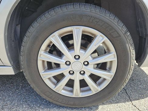 Used 2011 Buick Lucerne CXL w/ Driver Confidence Package FWD image 21