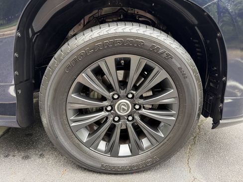 Used 2021 Lexus GX 460 Premium w/ Accessory Package AWD/4WD image 17