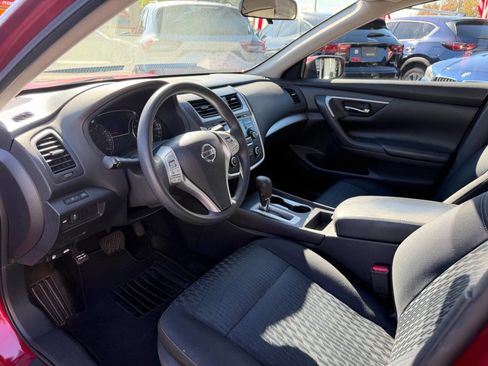 Used 2017 Nissan Altima 2.5 S w/ Power Driver Seat Package FWD image 9