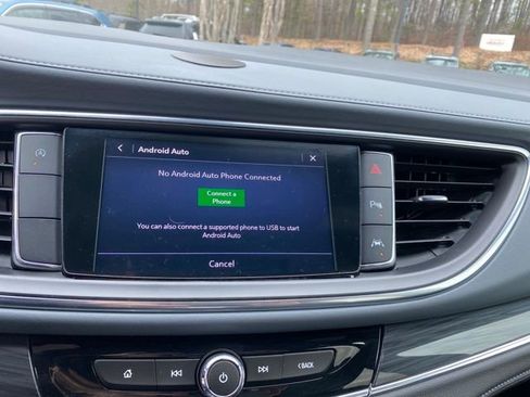 Used 2022 Buick Enclave Essence FWD image 11