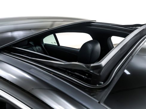 Used 2023 Mercedes-Benz CLA 250 image 23