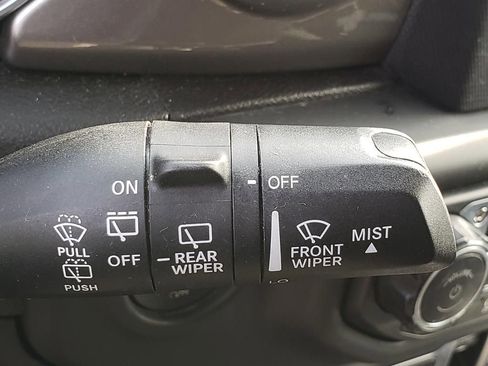 Used 2018 Jeep Wrangler Unlimited Sahara w/ Cold Weather Group image 36