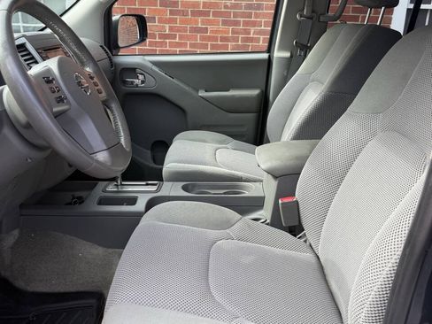 Used 2018 Nissan Frontier SV w/ Value Truck Package AWD/4WD image 13