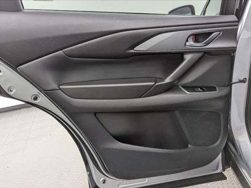 Used 2023 MAZDA CX-9 Touring image 16
