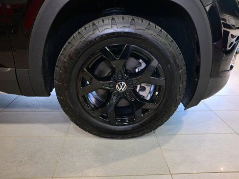 Used 2024 Volkswagen Atlas Peak Edition SE image 46