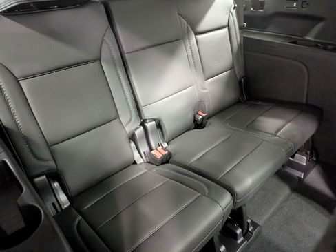 Used 2026 GMC Yukon XL Denali w/ Sun & Power Step Package AWD/4WD image 27