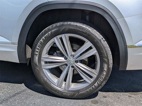 Used 2019 Volkswagen Atlas SEL R-Line AWD/4WD image 9