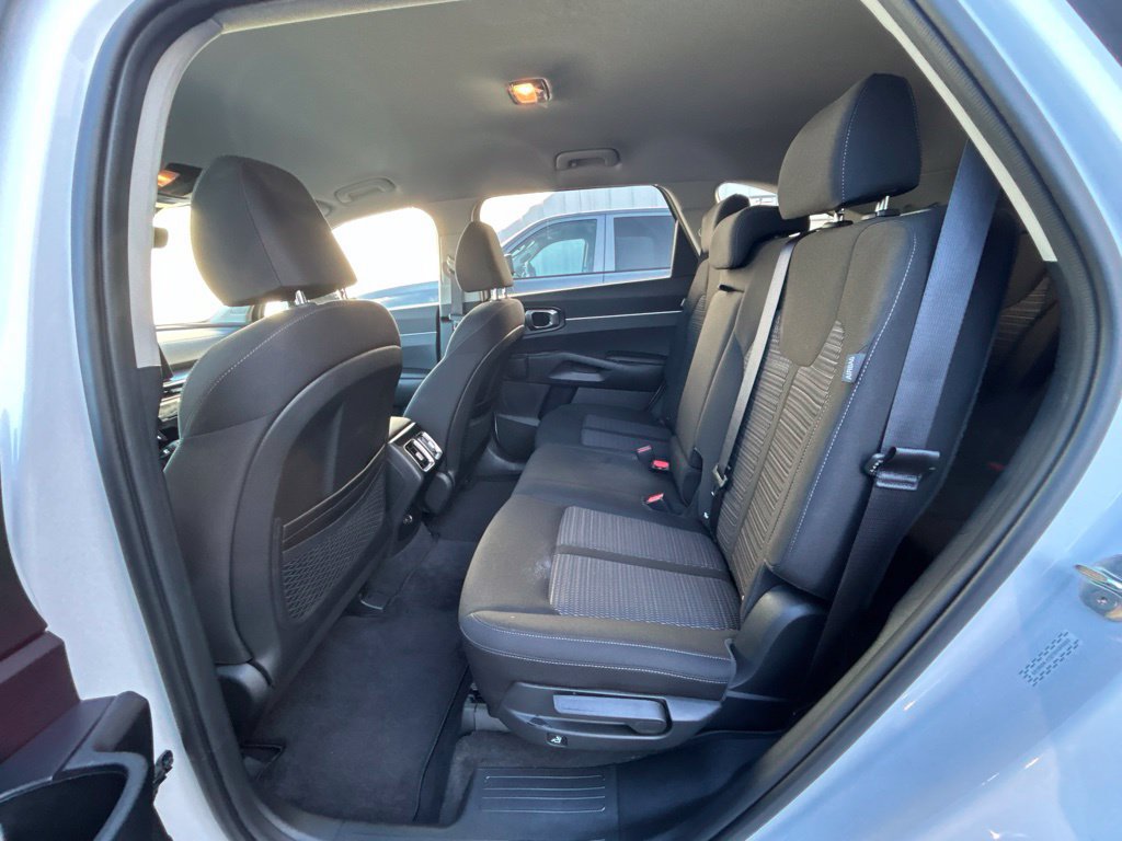 Certified 2026 Kia Sorento LX FWD image 17