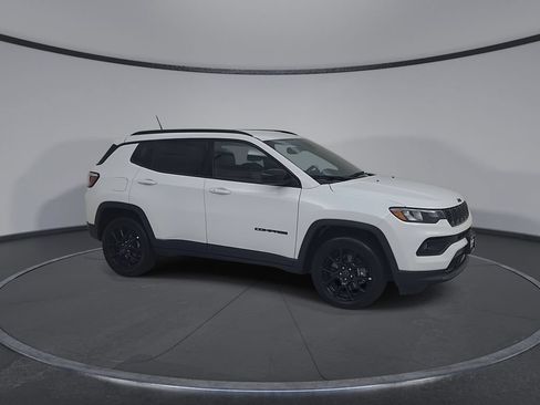 Certified 2025 Jeep Compass Latitude w/ Convenience Group AWD/4WD image 19
