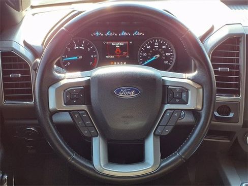 Used 2021 Ford Expedition XLT image 11