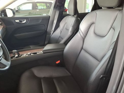 Used 2024 Volvo XC60 B5 Plus AWD/4WD image 10