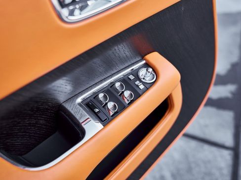 Used 2019 Rolls-Royce Wraith Base image 32