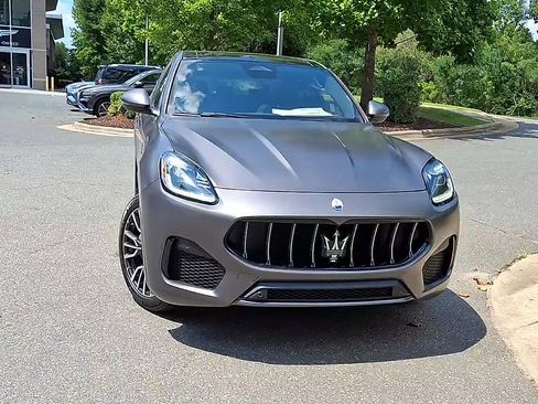 New 2025 Maserati Grecale GT image 3