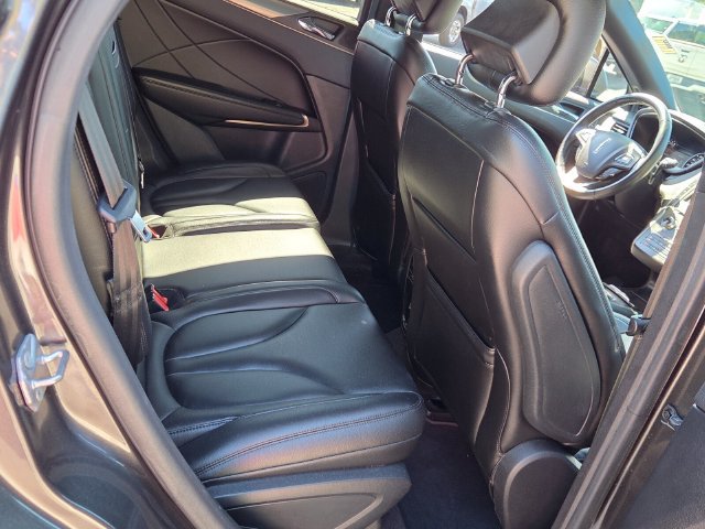 Used 2019 Lincoln MKC Premiere FWD image 10