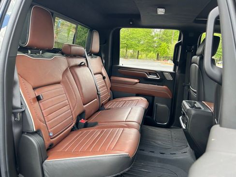 Used 2024 GMC Sierra 2500 Denali Ultimate AWD/4WD image 53