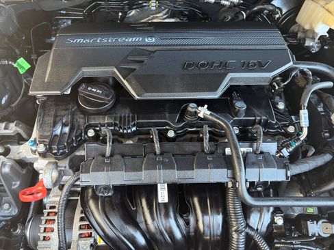 Used 2024 Hyundai Kona SE AWD/4WD image 32