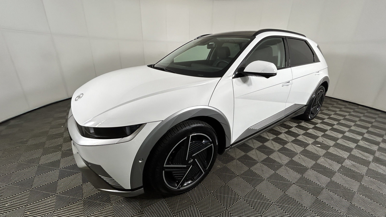 Used 2025 Hyundai Ioniq 5 Limited AWD/4WD image 8