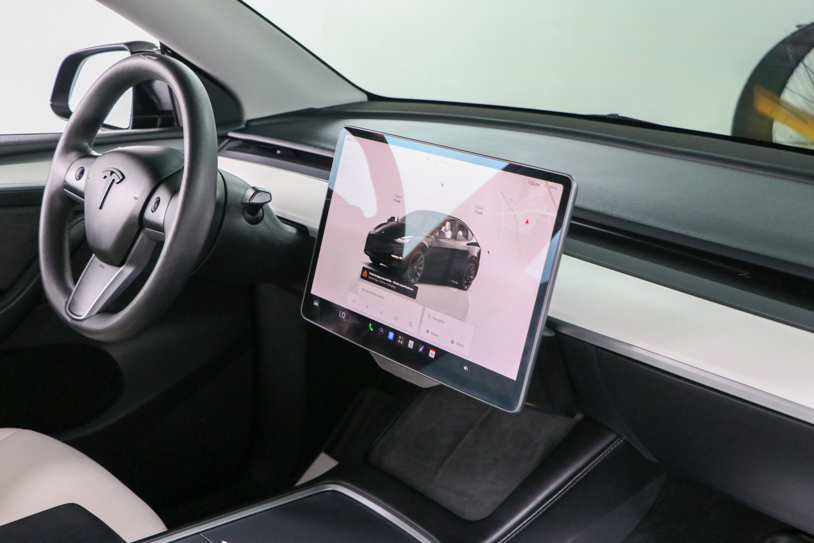 Used 2023 Tesla Model Y Long Range AWD/4WD image 23