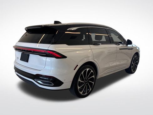 Certified 2024 Lincoln Nautilus Black Label AWD/4WD image 3