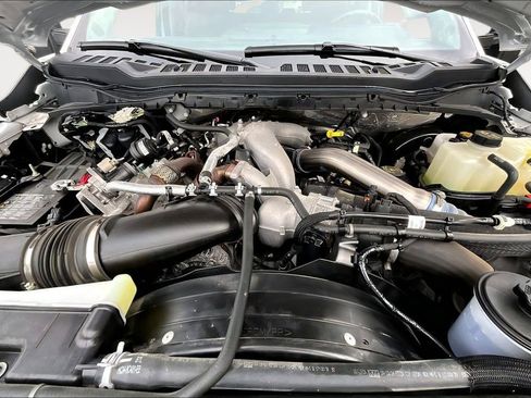 Used 2024 Ford F350 XLT image 10