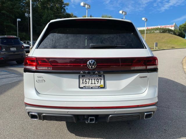 Used 2024 Volkswagen Atlas Peak Edition SEL AWD/4WD image 5