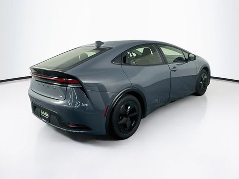 Used 2025 Toyota Prius LE FWD image 9