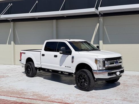 Used 2019 Ford F250 XLT w/ FX4 Off-Road Package AWD/4WD image 7