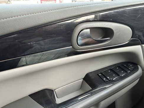 Used 2017 Buick Enclave Convenience FWD image 28