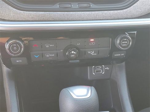 Certified 2024 Jeep Compass Sport image 20