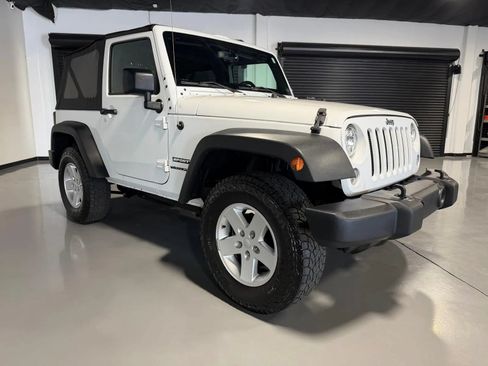 Used 2017 Jeep Wrangler Sport w/ Quick Order Package 24S AWD/4WD image 3