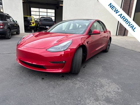 Used 2022 Tesla Model 3 Long Range AWD/4WD image 3