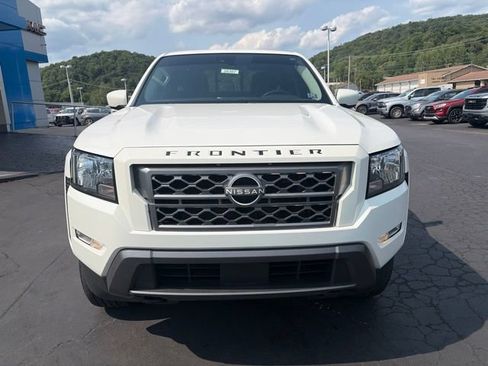 Used 2022 Nissan Frontier SV w/ Technology Package AWD/4WD image 2