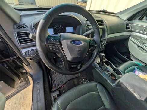 Used 2017 Ford Explorer XLT w/ Equipment Group 202A image 15