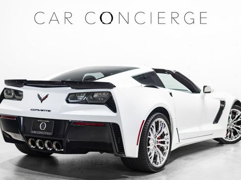 Used 2015 Chevrolet Corvette Z06 w/ 3LZ Preferred Equipment Group RWD image 5